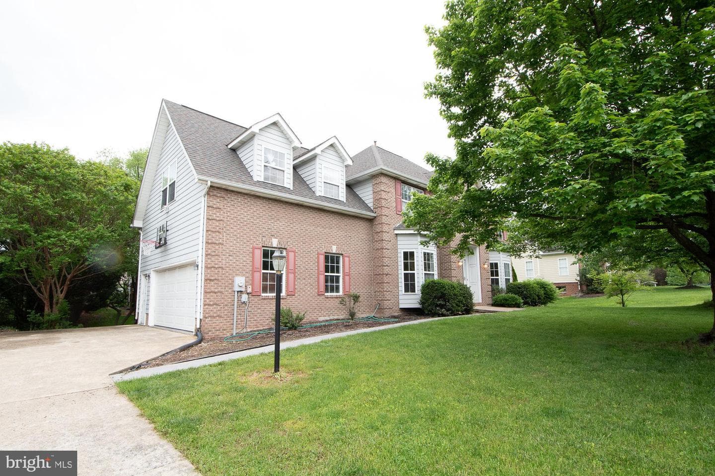 105 Fairfield Drive photo 4
