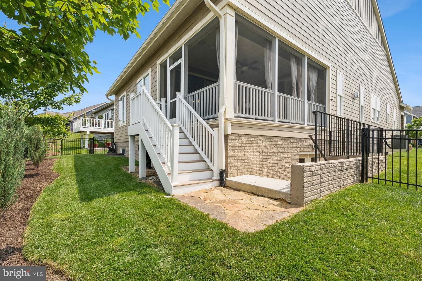 112 Viceroy Way photo 34