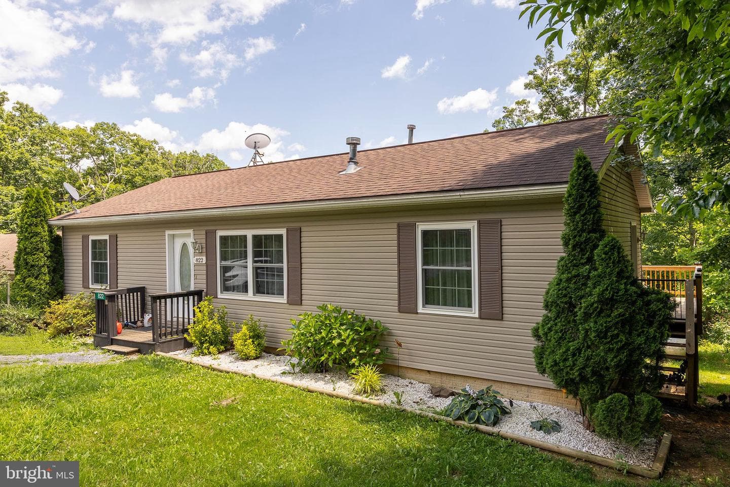 822 Pheasant Drive photo 1