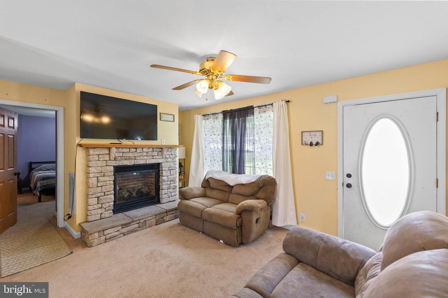 822 Pheasant Drive photo 3