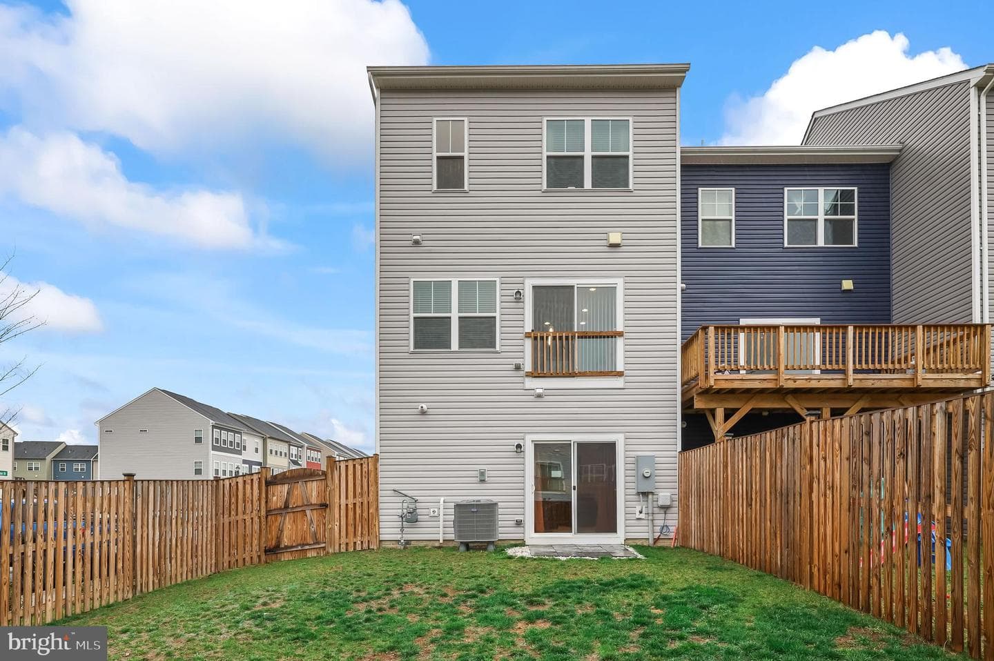 492 Parkland Drive photo 32