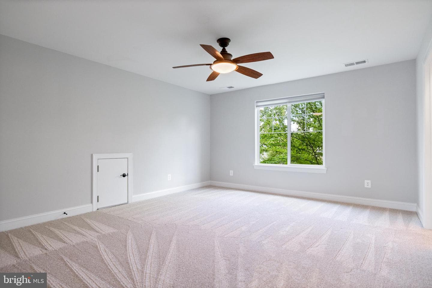 105 Harvester Drive photo 43
