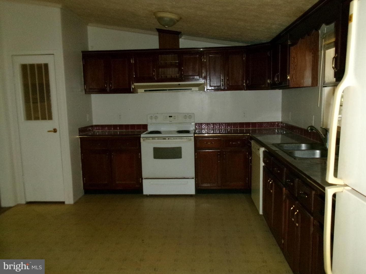 125 Whispering Knolls Drive photo 12