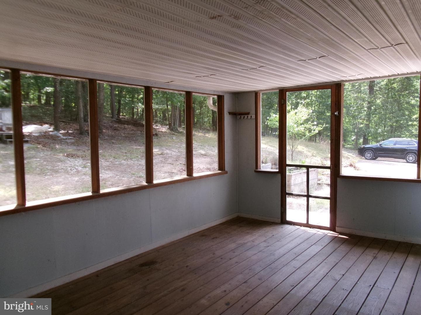 125 Whispering Knolls Drive photo 32
