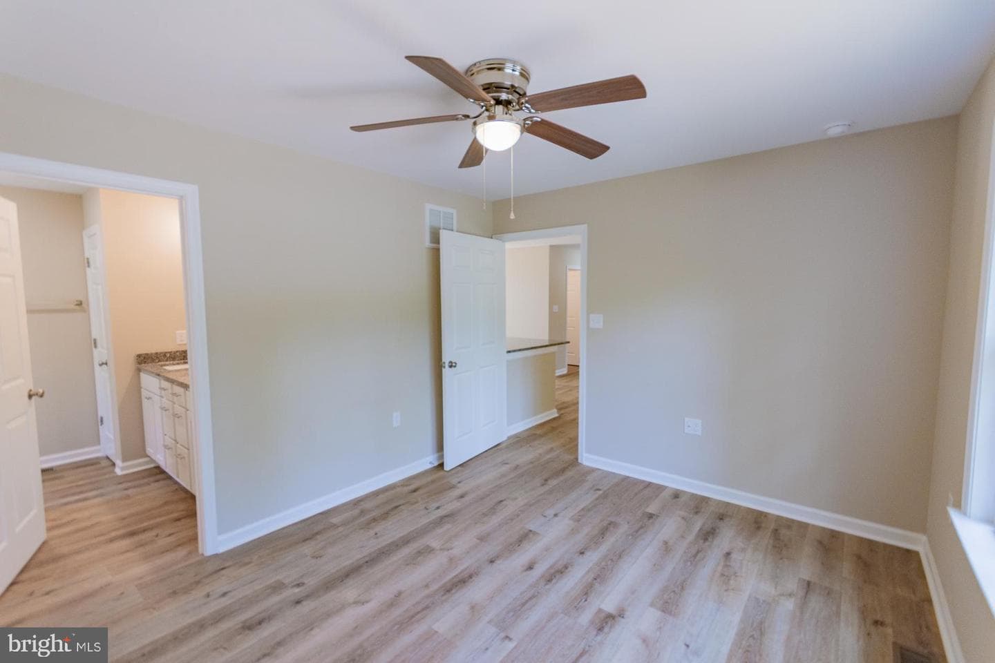 709 Panther Dr photo 12