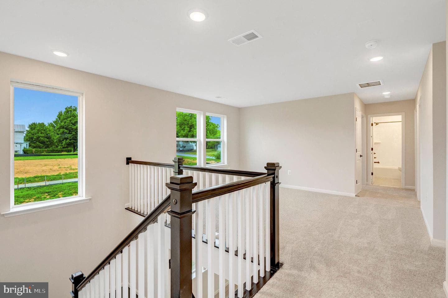 102 Midsummer Lane photo 23