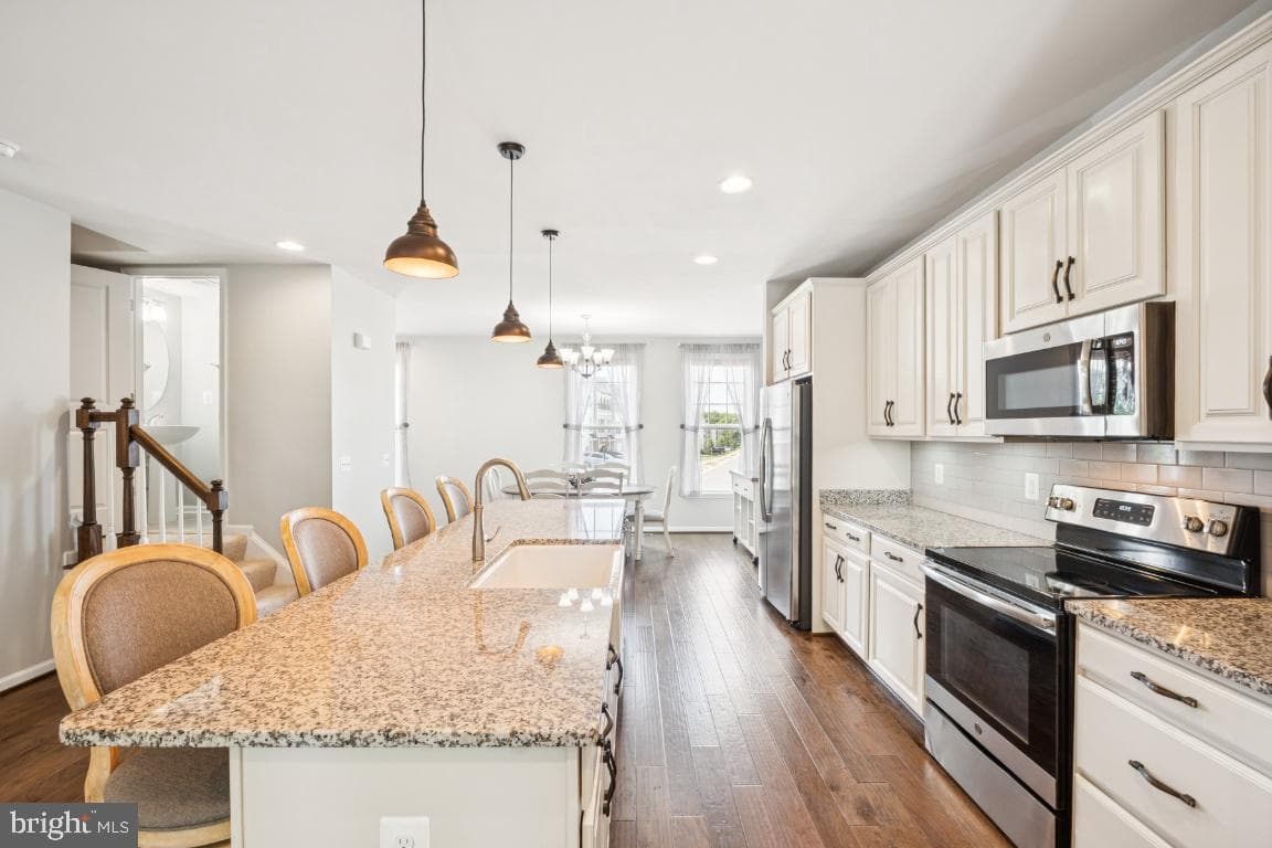 149 Biscane Court photo 3