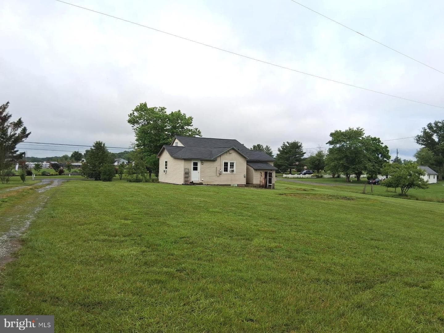 1597 Fairfax Pike photo 2