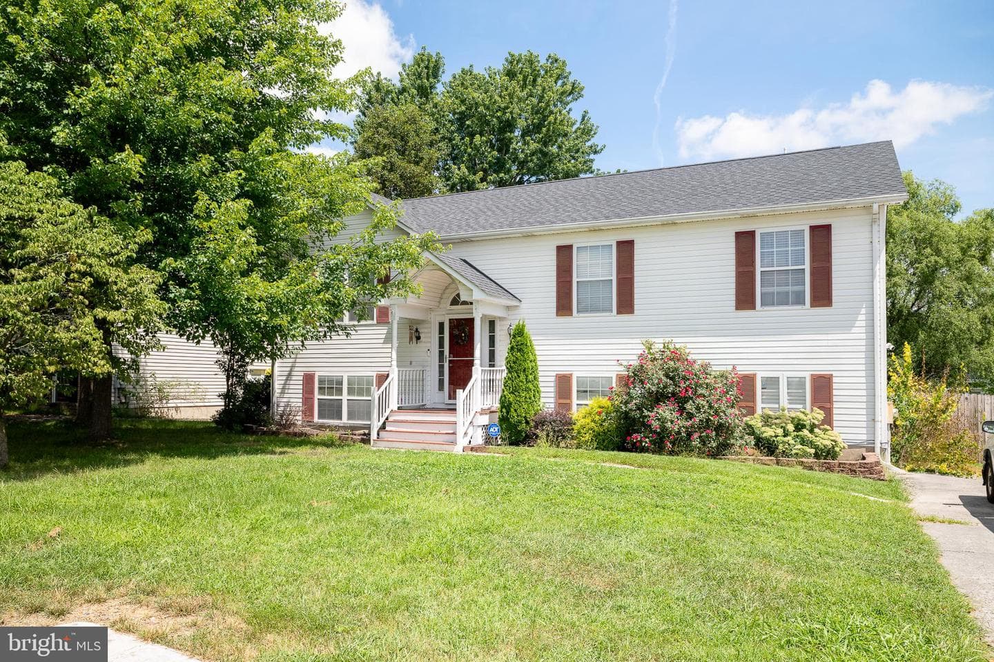 208 Ivory Drive photo 2