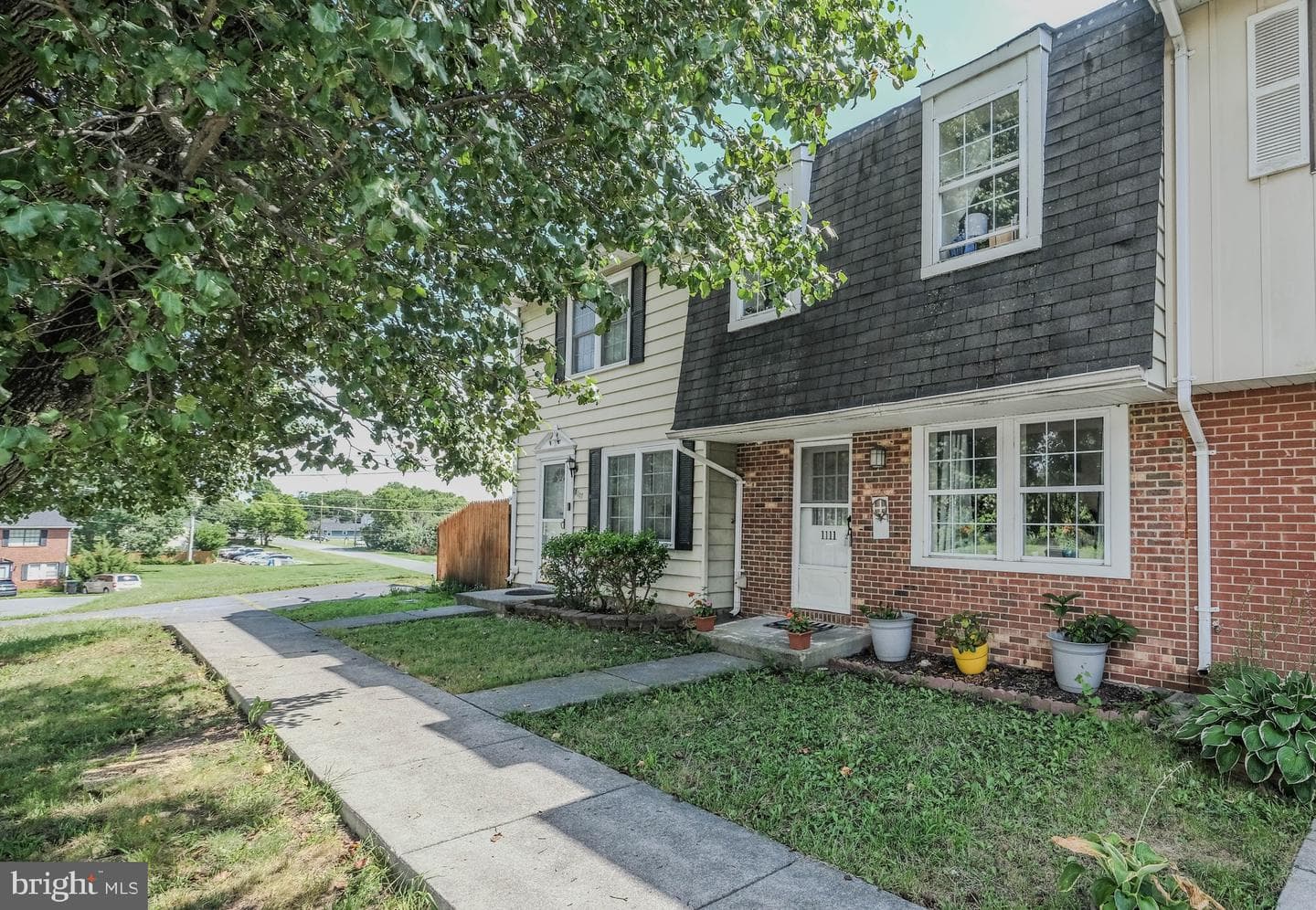 1111 Ravenwood Road photo 2