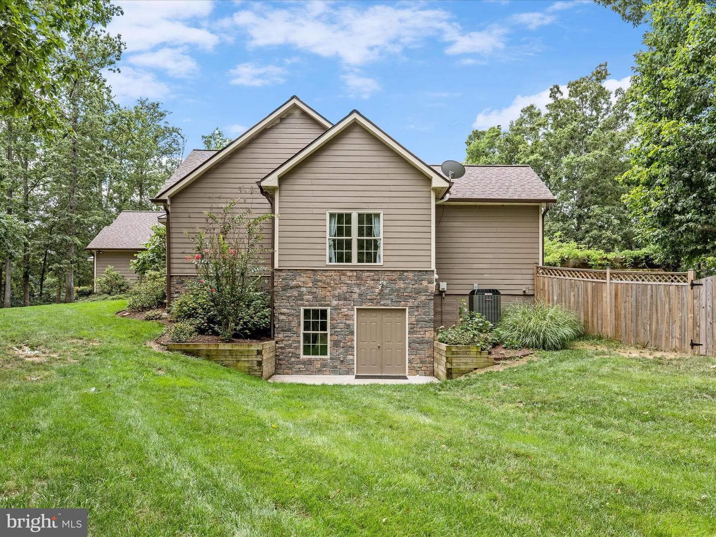 103 Comforter Lane photo 68