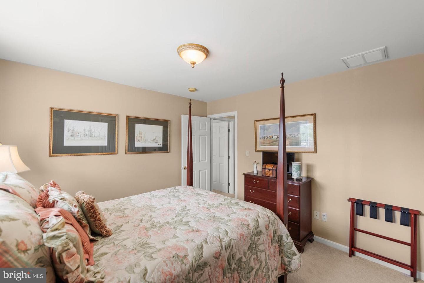 104 Skylark Court photo 33