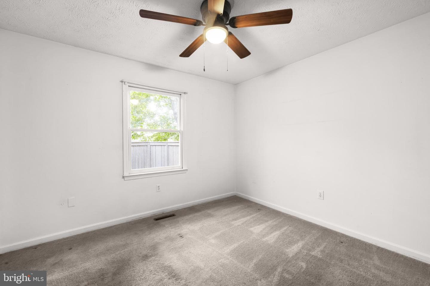 134 Cardinal Lane photo 13