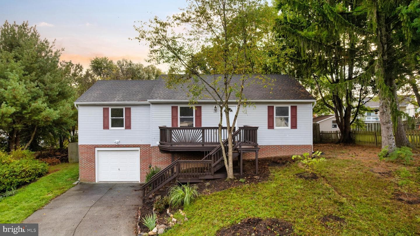 134 Cardinal Lane photo 3