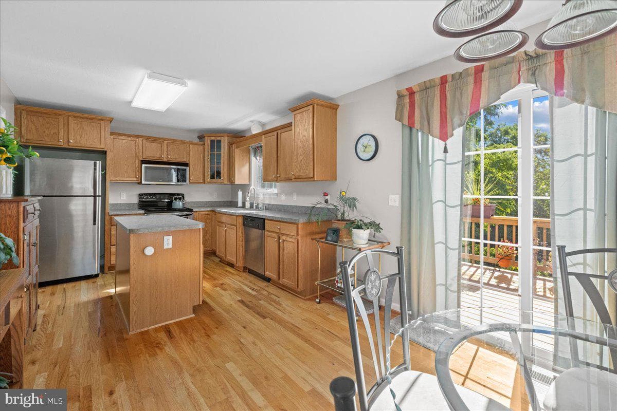 123 Whirlwind Drive photo 3