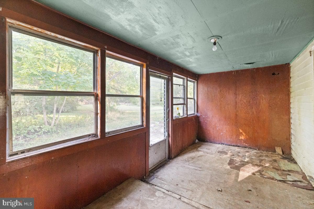7189 Middle Road photo 12