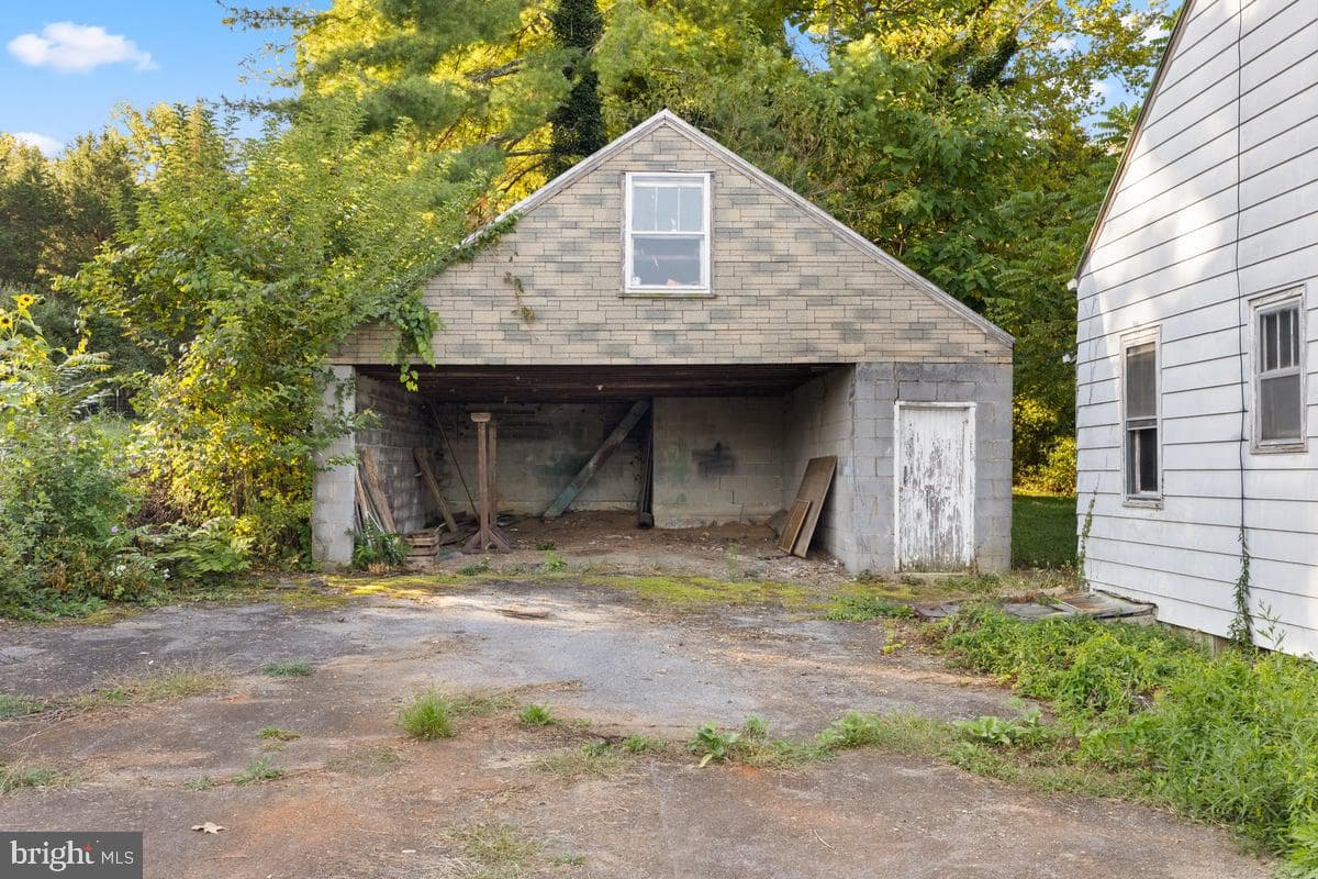 7189 Middle Road photo 20