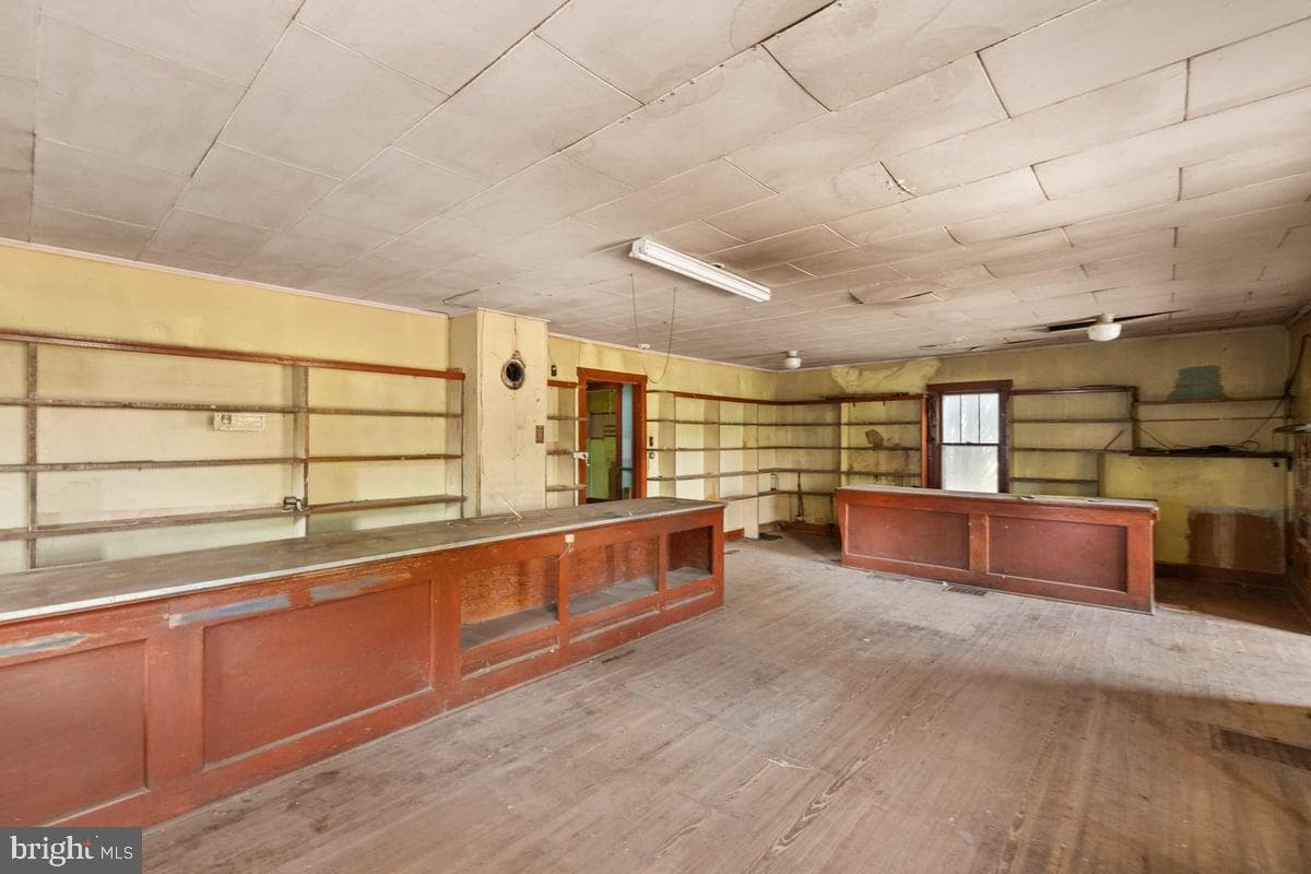 7189 Middle Road photo 5