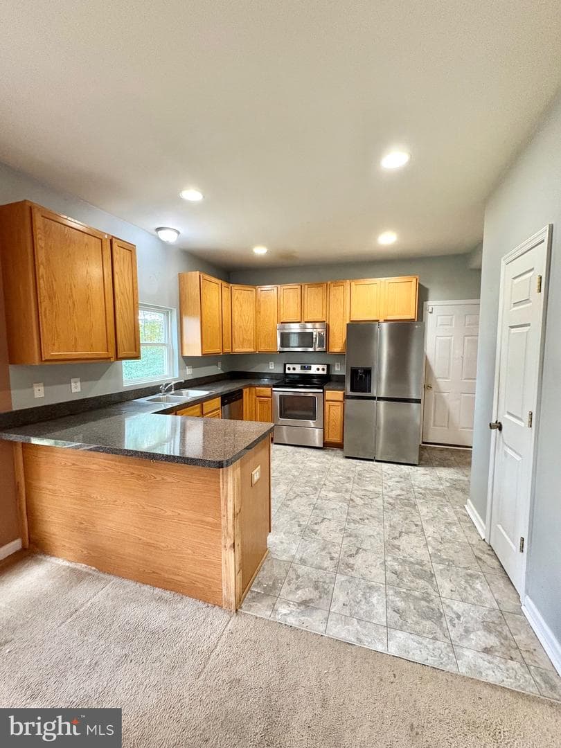 542 Cardinal Drive photo 4