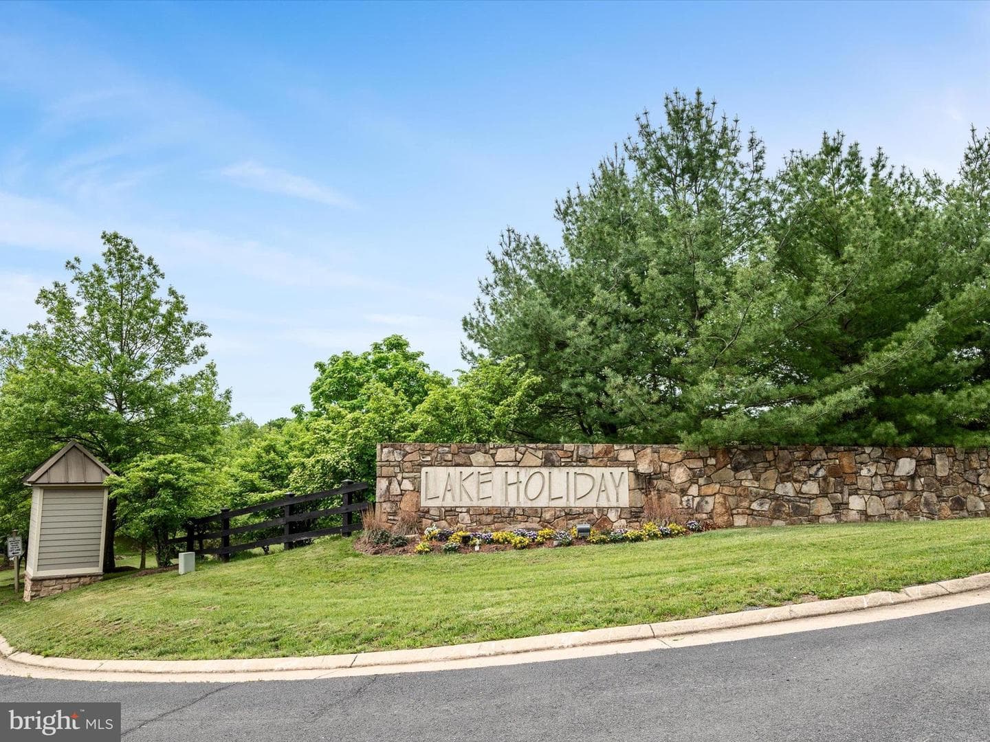 200 Dogwood Drive photo 33