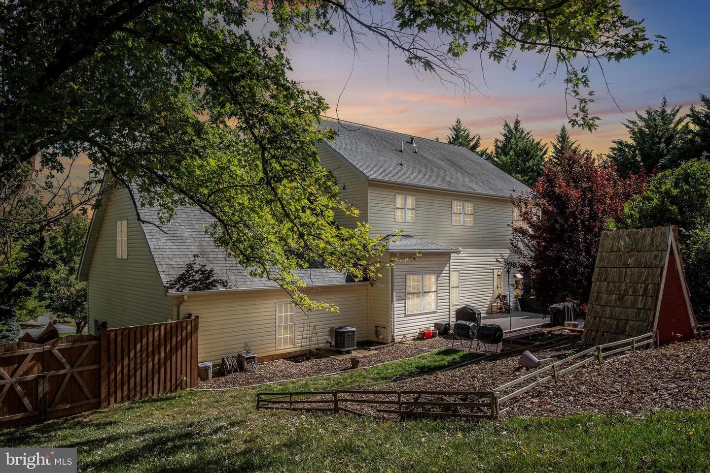 137 Stonebrook Road photo 69