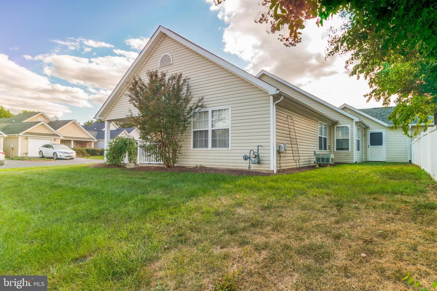 221 Crestwood Lane photo 7