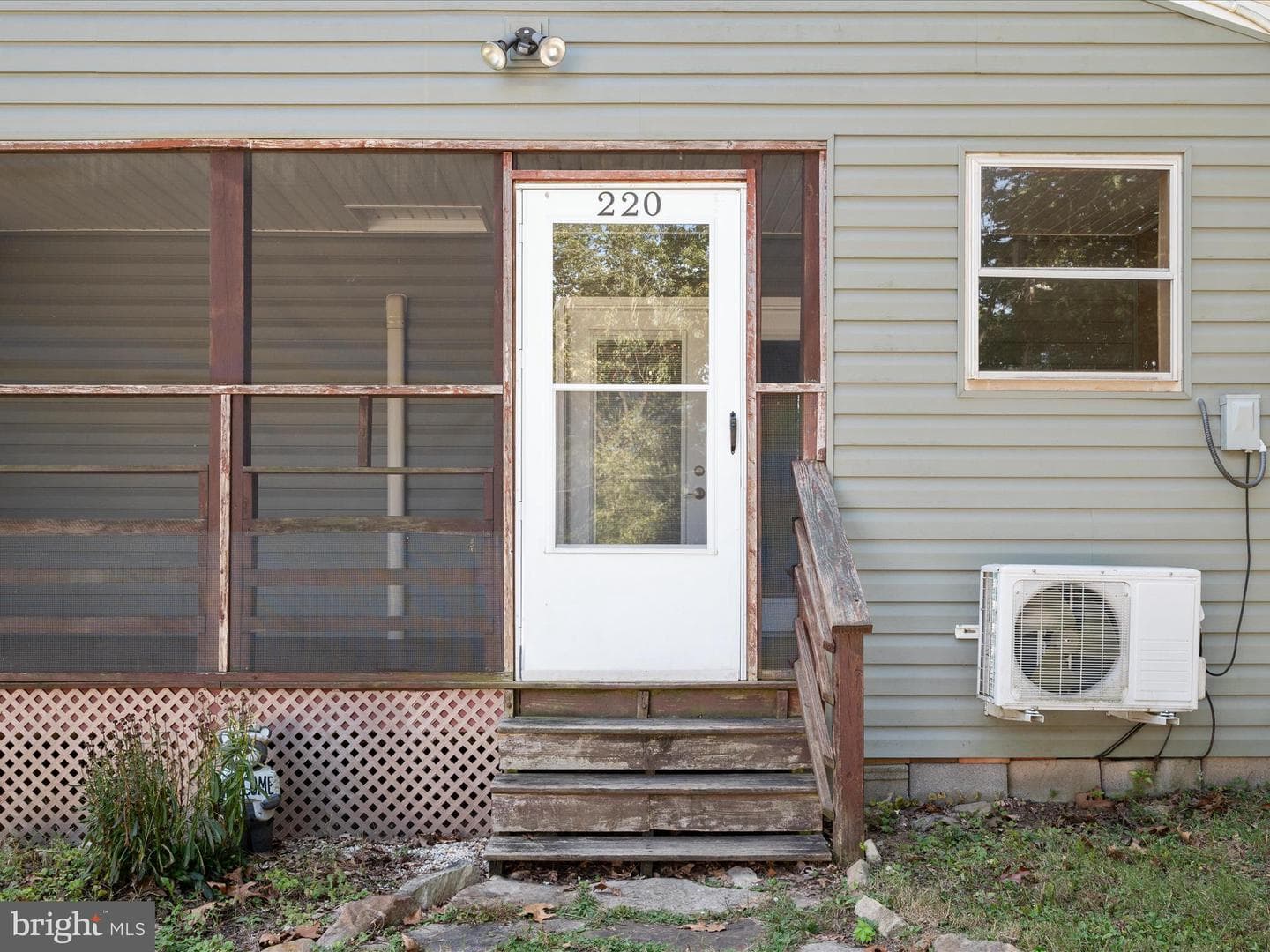 220 Chestnut Grove Road photo 32