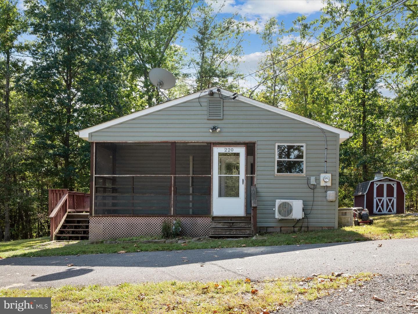 220 Chestnut Grove Road photo 8