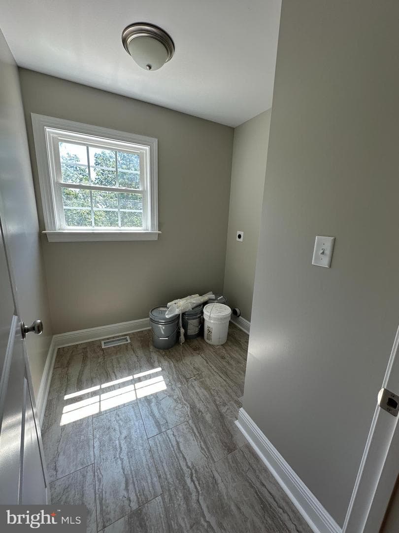 129 Indiana photo 13