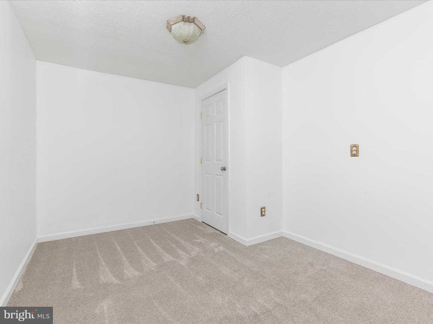 321 Sherando Circle photo 3