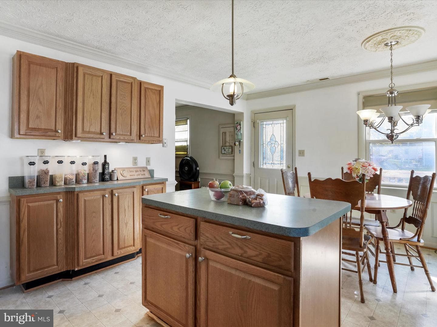 239 Chestnut Street photo 12