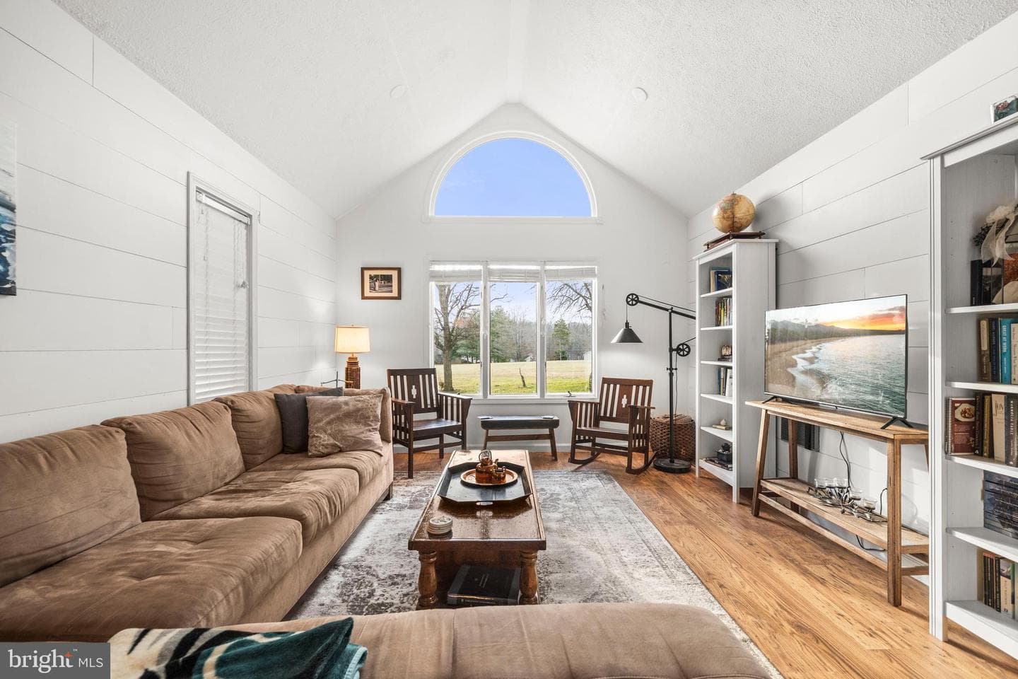 323 Masters Drive photo 16