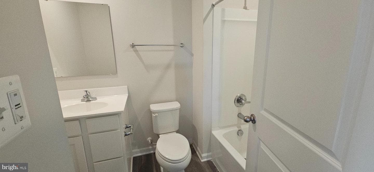 163 Emmet Street photo 24