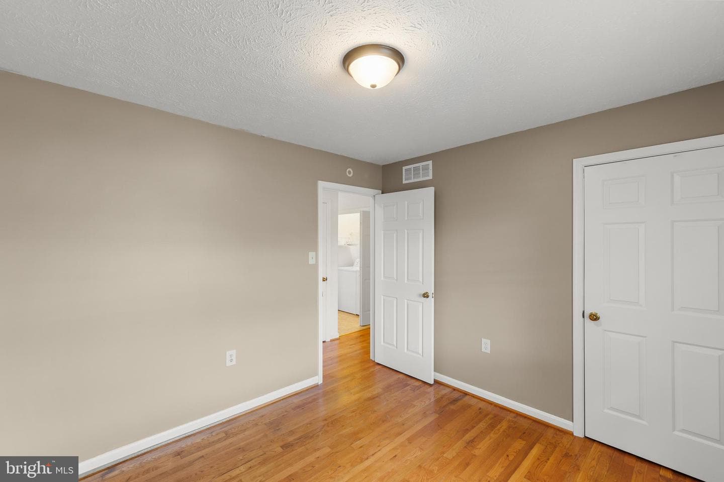 111 Meadowview Court photo 13