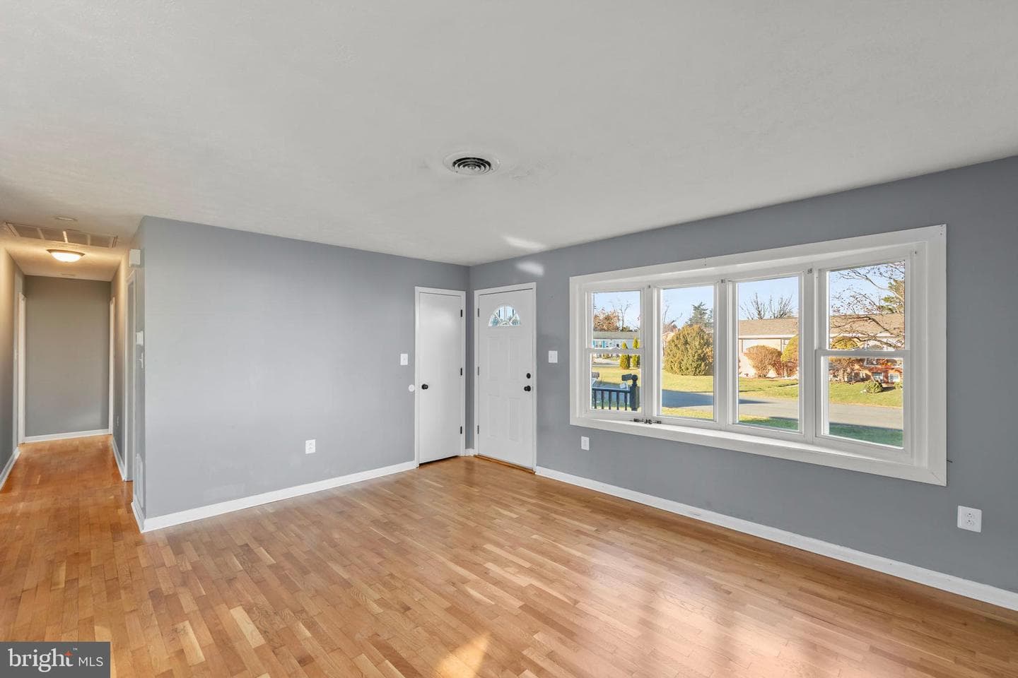126 Plainfield Drive photo 4