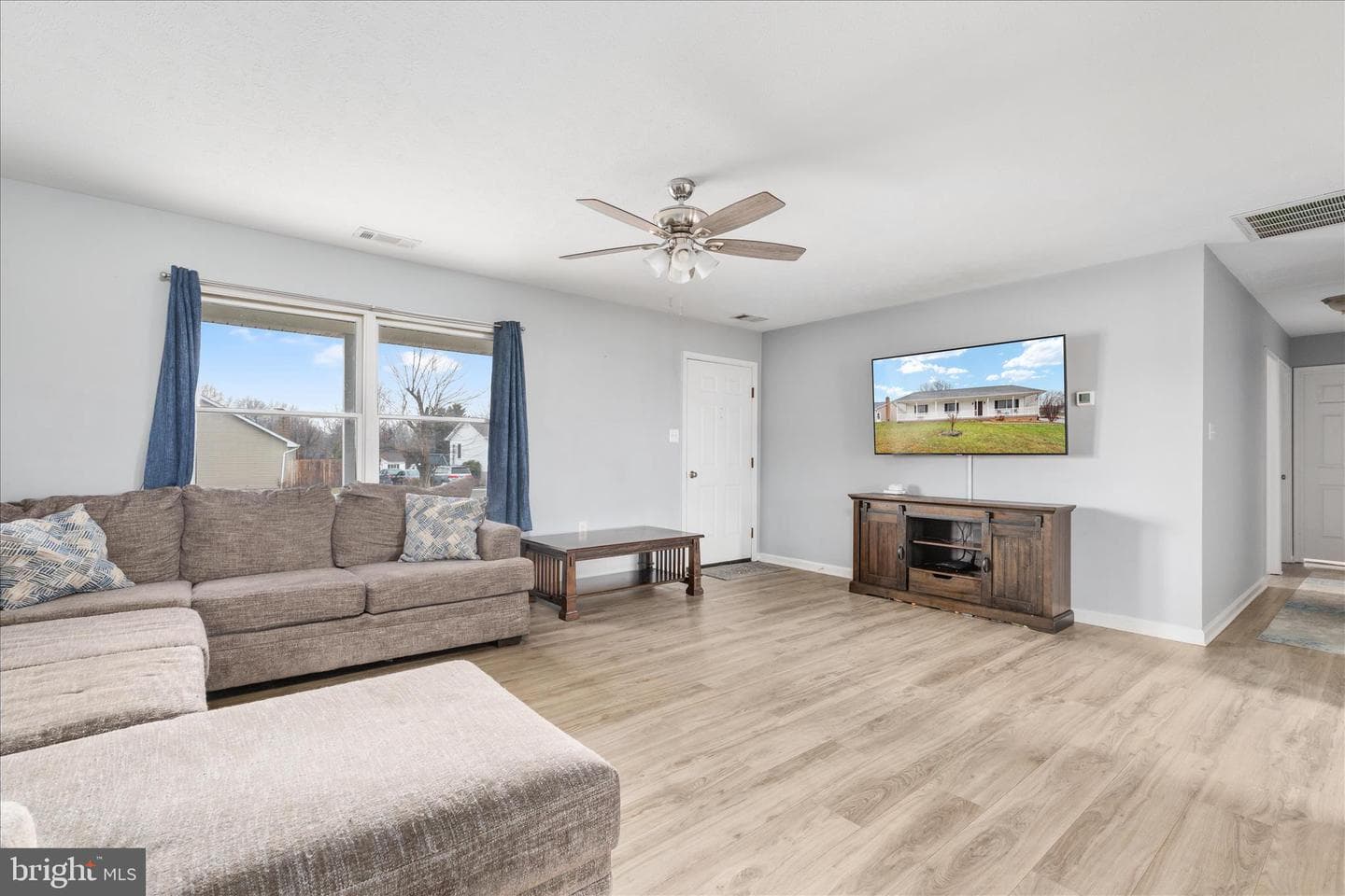 213 Tanager Drive photo 8