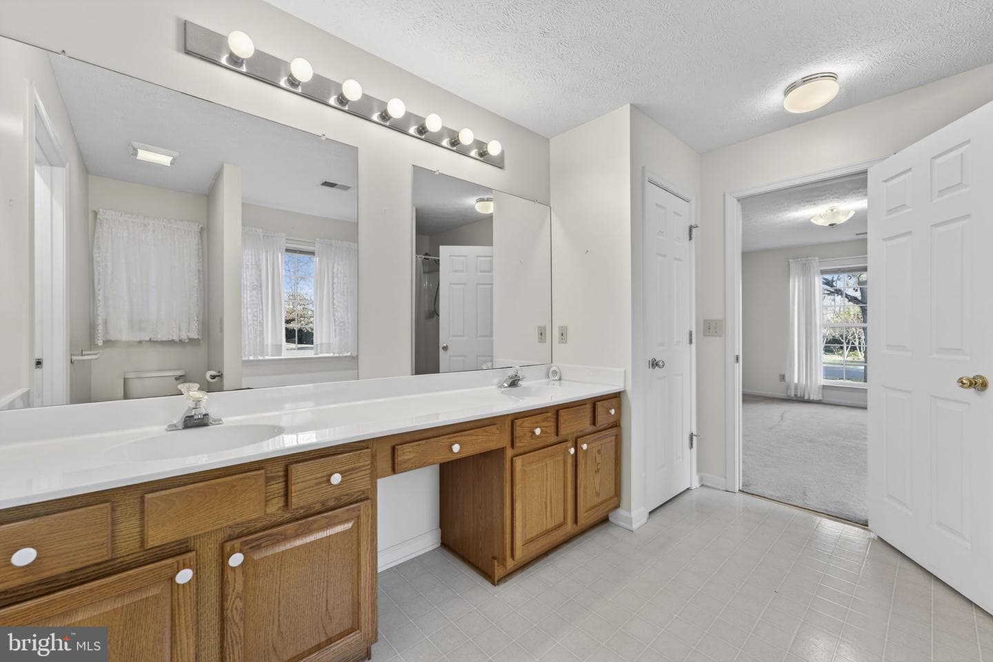 236 Bentley Avenue photo 23