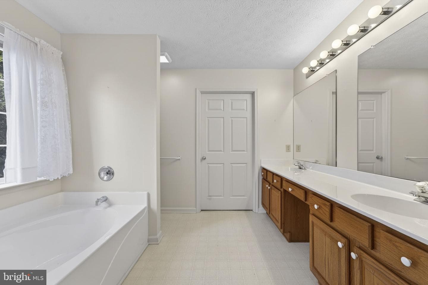 236 Bentley Avenue photo 24