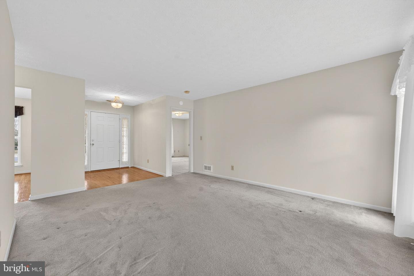 236 Bentley Avenue photo 8