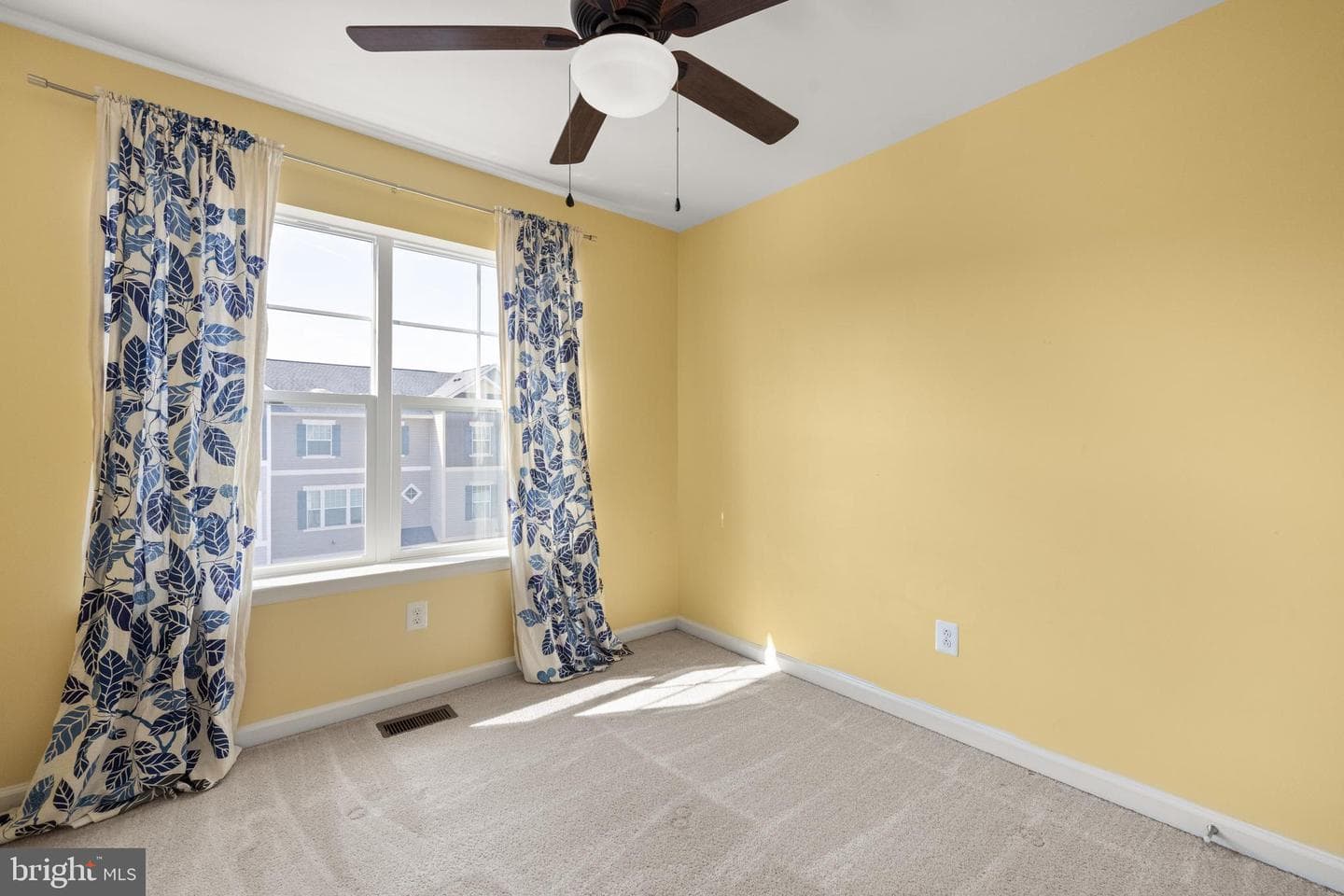 111 Rotunda Drive photo 25