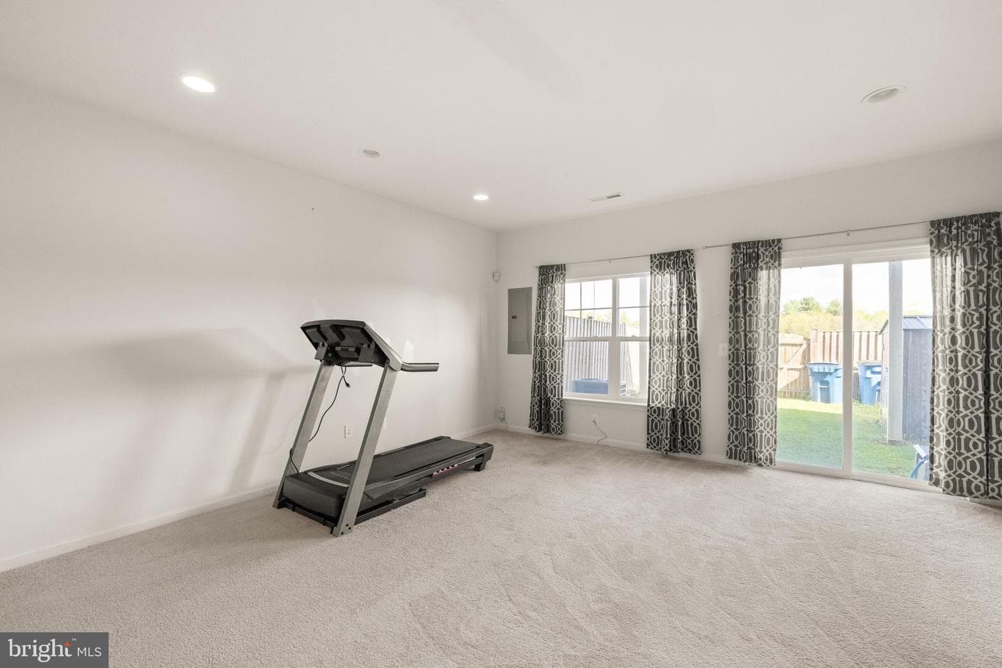 111 Rotunda Drive photo 27