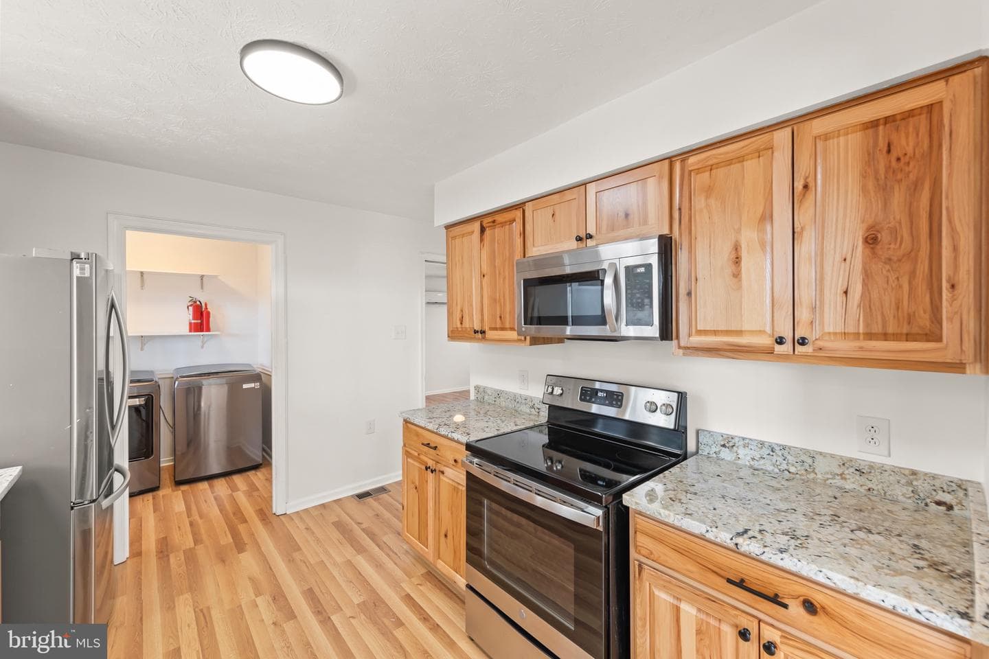 120 Amelia Avenue photo 11