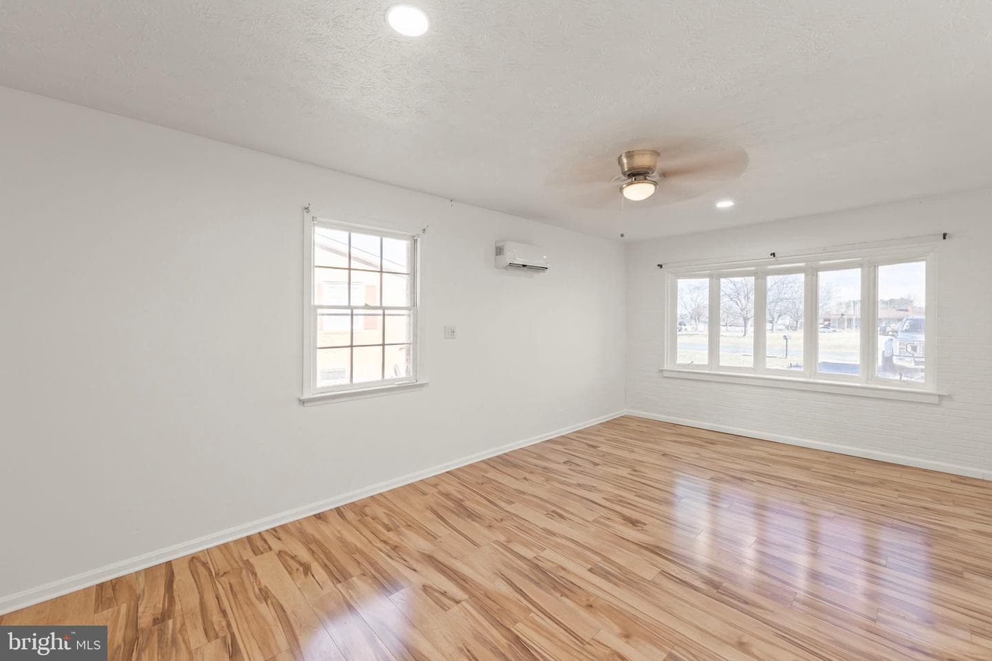 120 Amelia Avenue photo 14