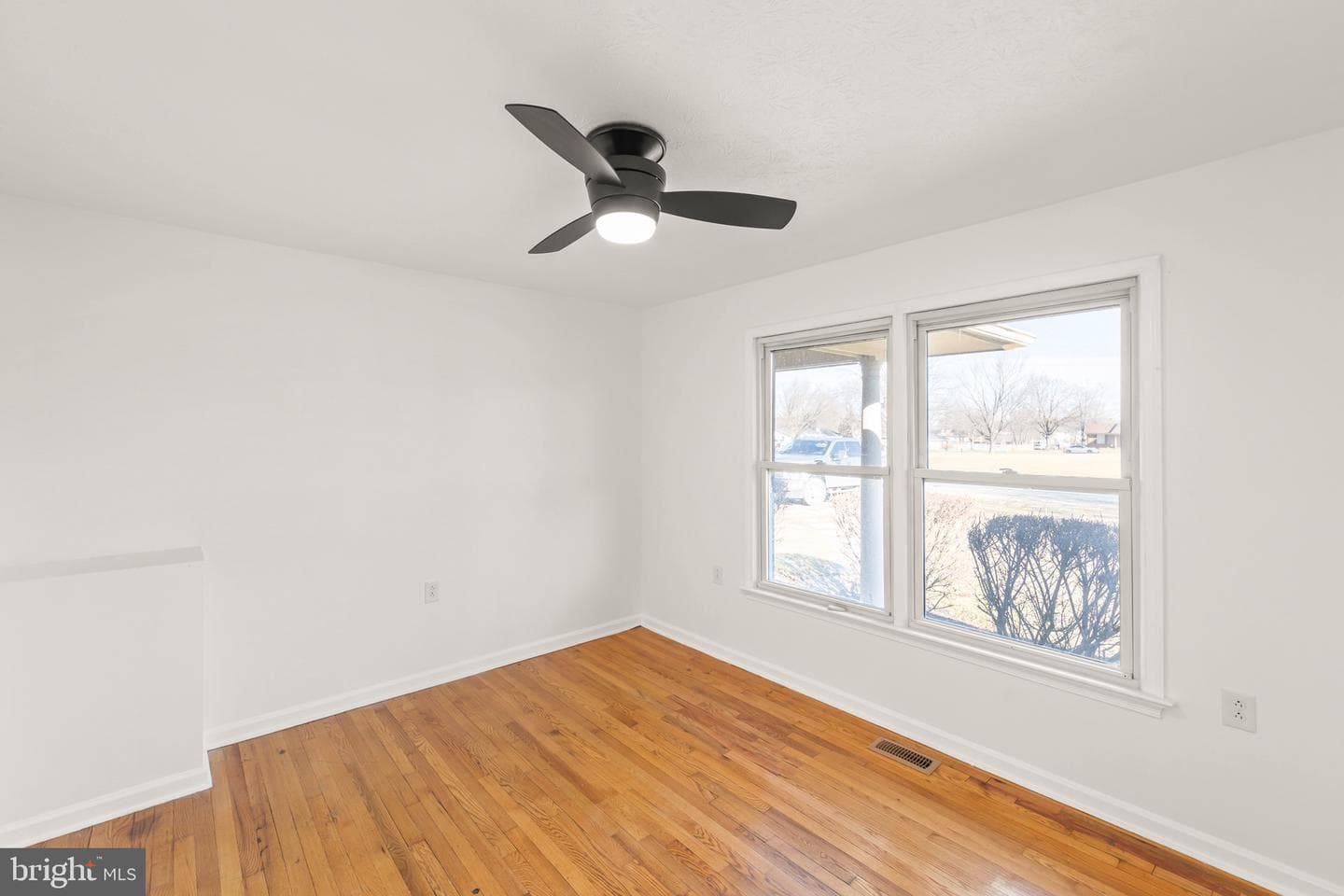 120 Amelia Avenue photo 25