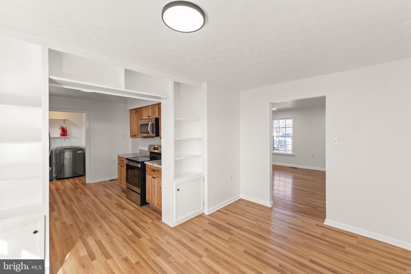 120 Amelia Avenue photo 8