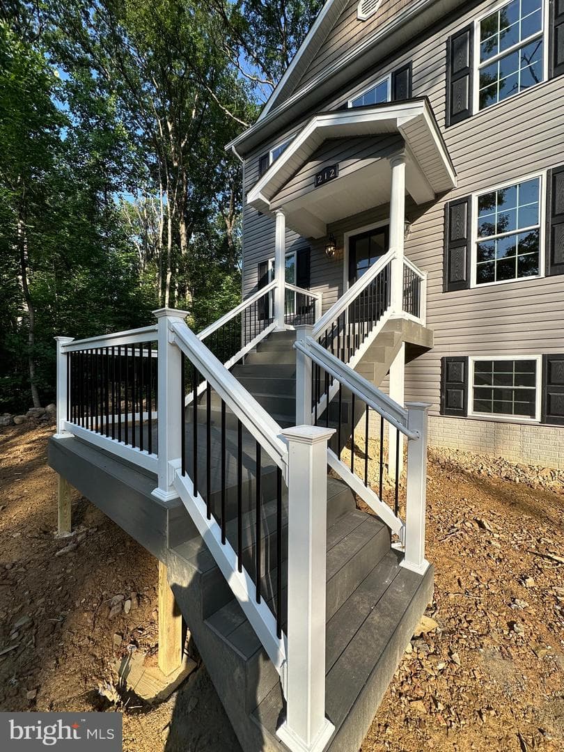 212 Falcon Trail photo 5