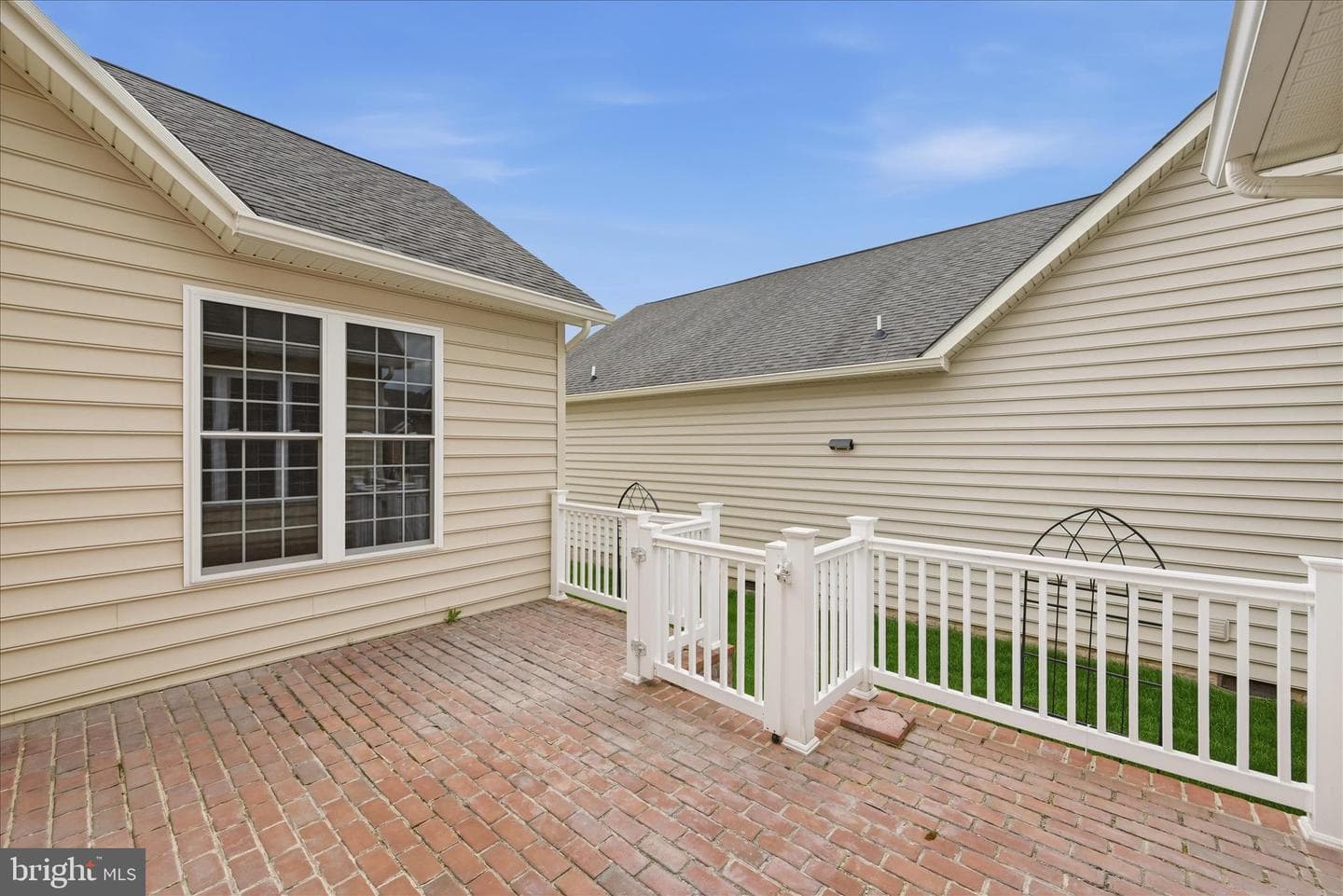 103 Bleeding Heart Drive photo 34