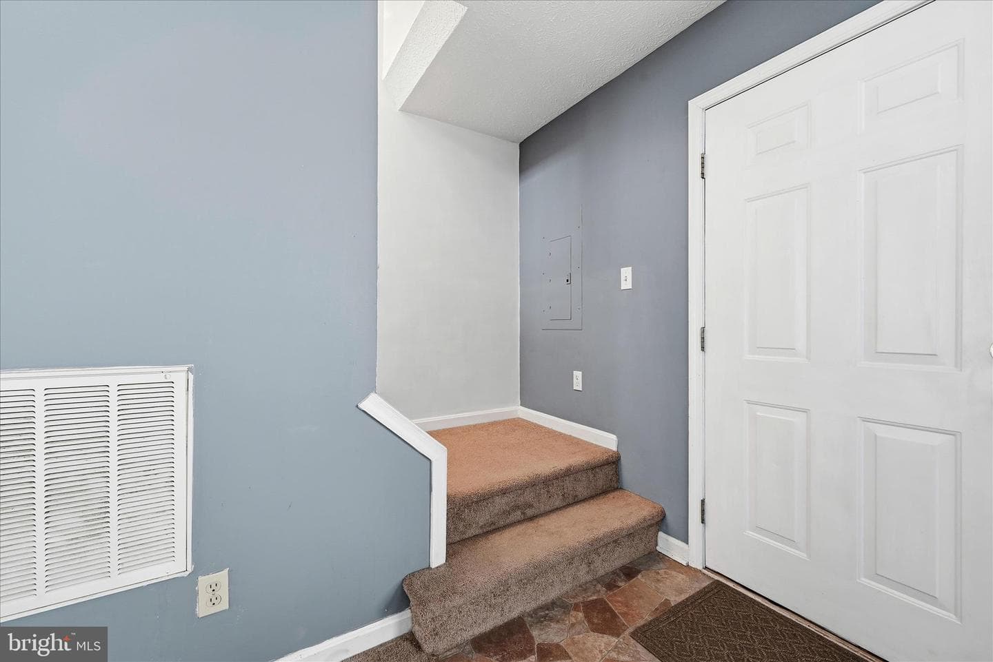 425 Surrey Club Lane photo 16