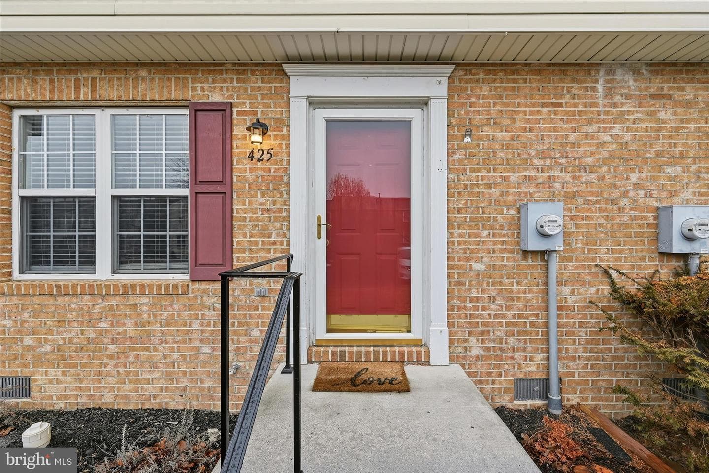 425 Surrey Club Lane photo 2