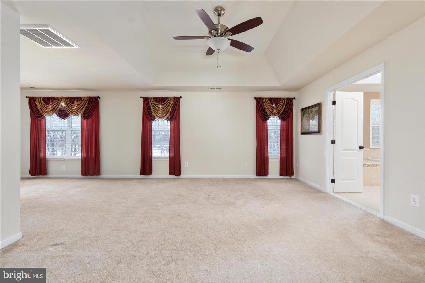 104 Heath Court photo 34